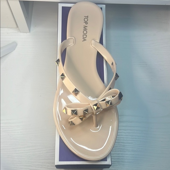 TOP Moda Cream Studded Sandals with Criss-Cross Straps - Picture 1 of 2
